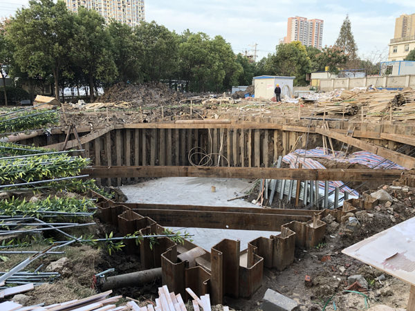 武汉武湖御江澜庭污水处理池钢板桩支护