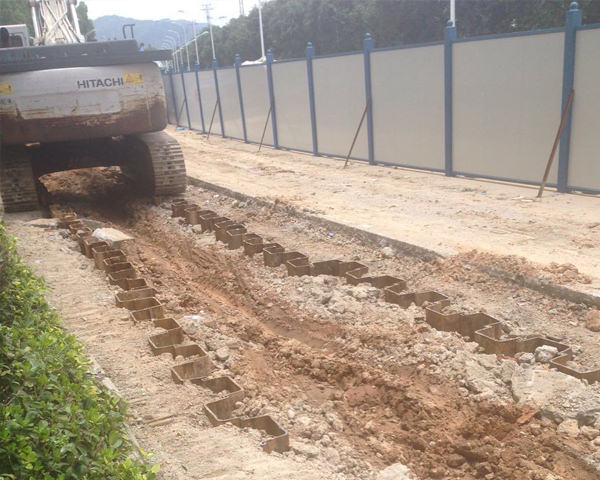 黄石污水管网改造拉森钢板桩施工