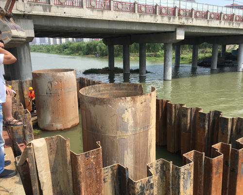 襄阳清河一桥扩宽改造工程拉森钢板桩围堰